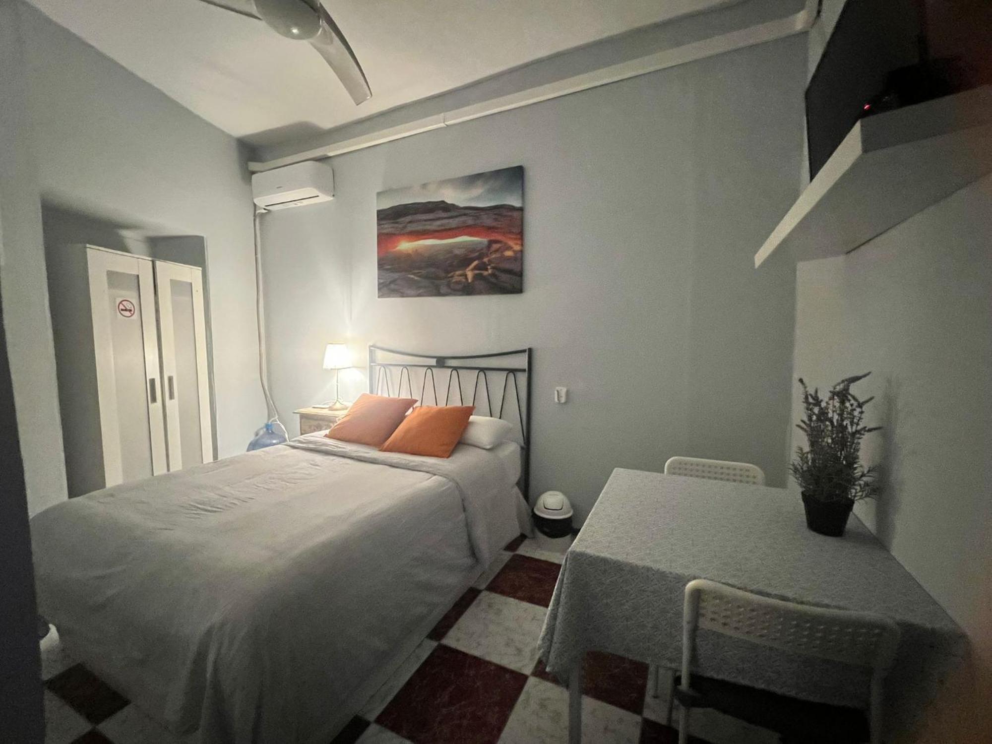 Santa Isabel Low Cost Rooms In Private House 塞维利亚 外观 照片