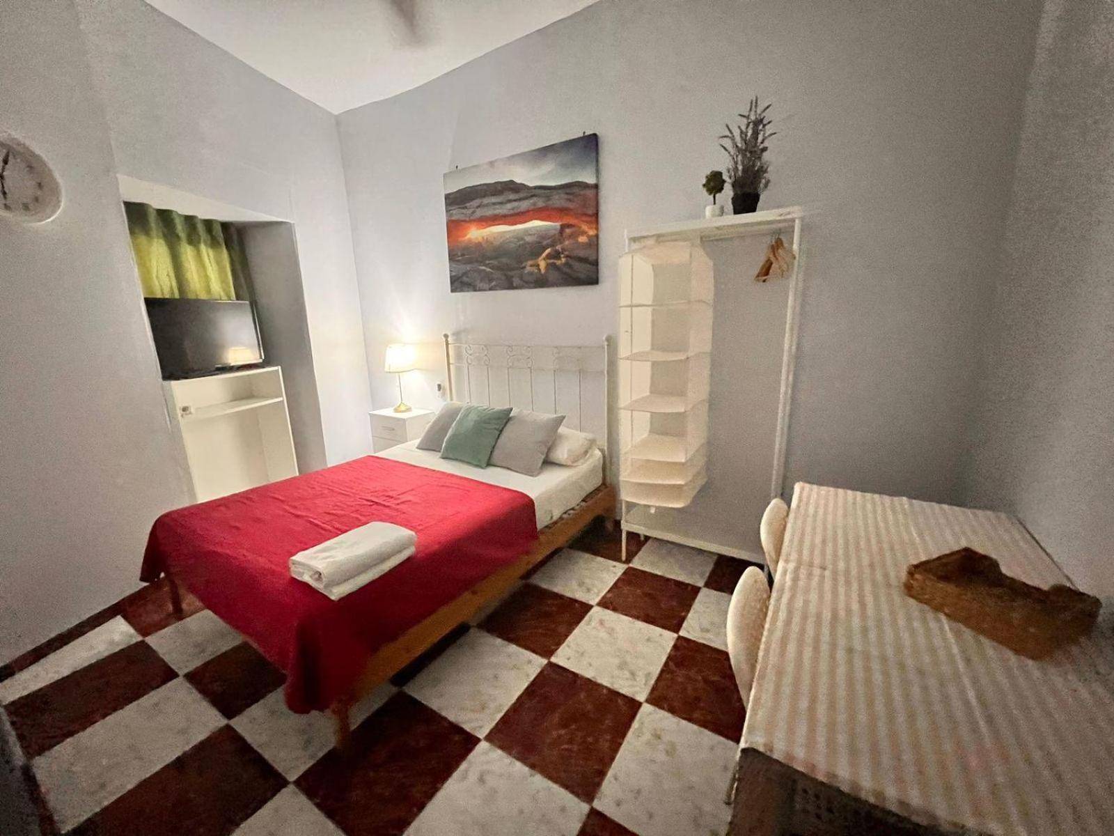 Santa Isabel Low Cost Rooms In Private House 塞维利亚 外观 照片